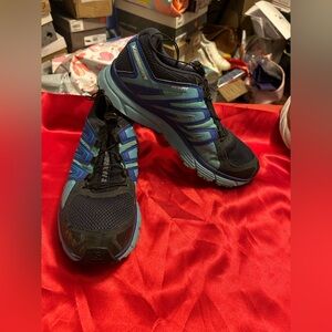Preowned Salomon Black and Blue Running Shoes